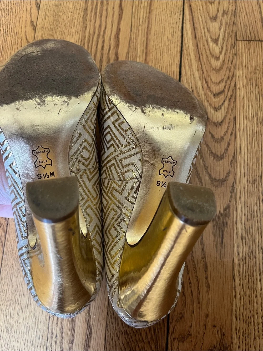 Tory Burch White and Gold Geometric Pump Heels